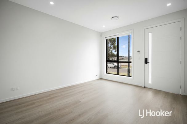 Brand New 3 Bedroom Home - Available Now! - Photo 1