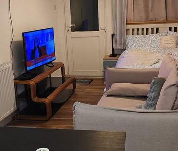 Studio to rent - Photo 4