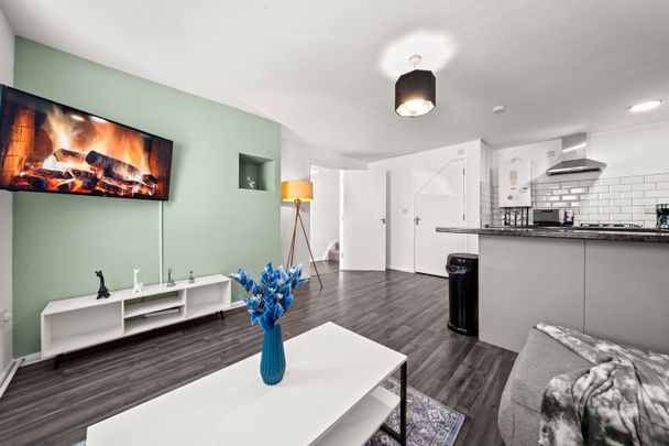 2 Bed Detached House, Manor House Lane, BS14 - Photo 1