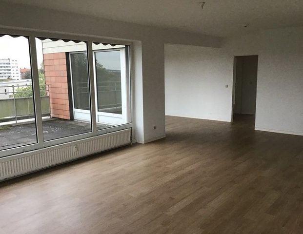 Schöne 3-Zimmer-Wohnung mit Dachterrasse - Foto 1
