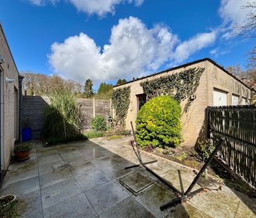 Gelijkvloers appartement met garagebox en koer - Foto 1