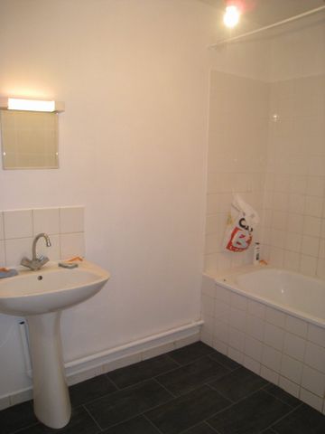 Location Appartement 3 pièces 64m² ORLEANS 45000 - Photo 3