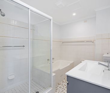 Light-Filled Sub-Penthouse with Panoramic Ocean and Valley Views - Photo 6