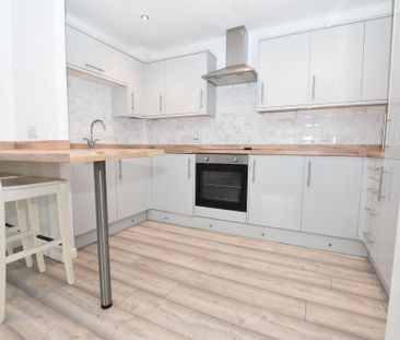 2 bedroom flat to rent - Photo 3