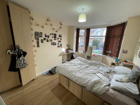 5 bedroom semi-detached house to rent - Photo 2