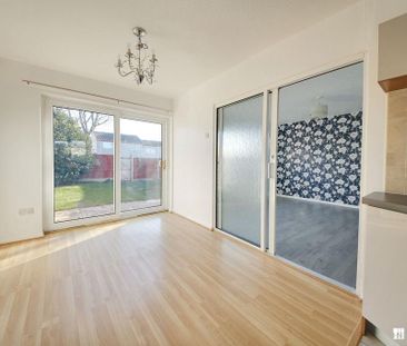3 bedroom end of terrace house to rent - Photo 2