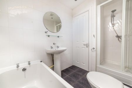 4 bed maisonette to rent in Salters Road, Gosforth, NE3 - Photo 2