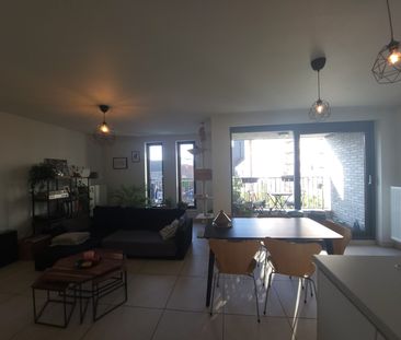 Zeer centraal gelegen 2-slaapkamer appartement - Photo 2