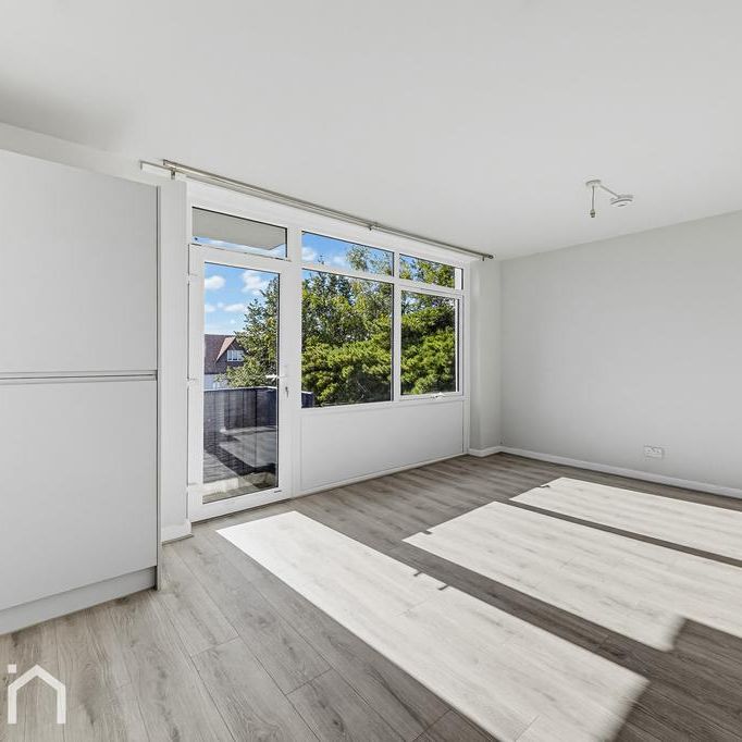 3 bedroom flat to rent - Photo 1