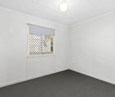 Neat & Tidy Unit in Stafford Heights - Photo 2