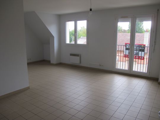 Location Appartement 3 pièces 74m² LA FERTE GAUCHER 77320 - Photo 1