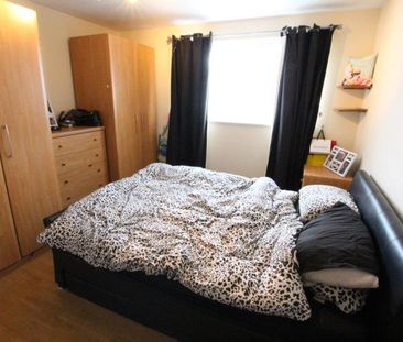 Courtenay Mews, Woking - 1 bedroomProperty for lettings - Seymours - Photo 2