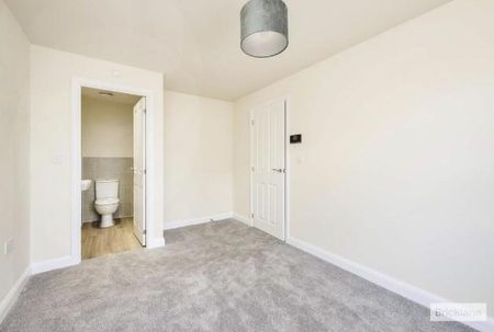 4 bedroom property to rent - Photo 2