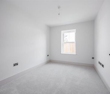 4 bedroom detached house to rent - Photo 1