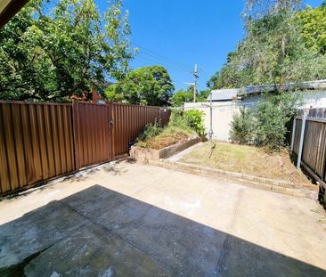 Charming Renovated Semi Cottage in Sought-After Dulwich Hill - Photo 5