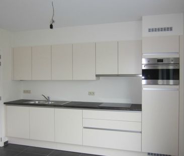 Mooie woning in rustige buurt met tuin en carport - Foto 3