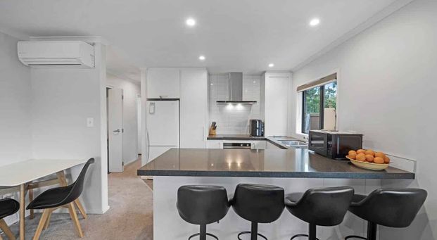 Townhouse in Rototuna North! - Photo 1