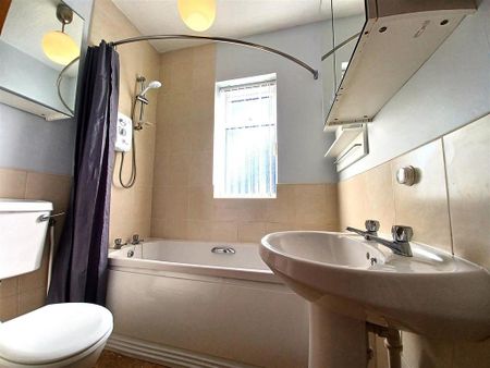 2 bedroom semi-detached bungalow to rent - Photo 4