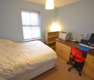 3 bedroom end of terrace house to rent - Photo 1