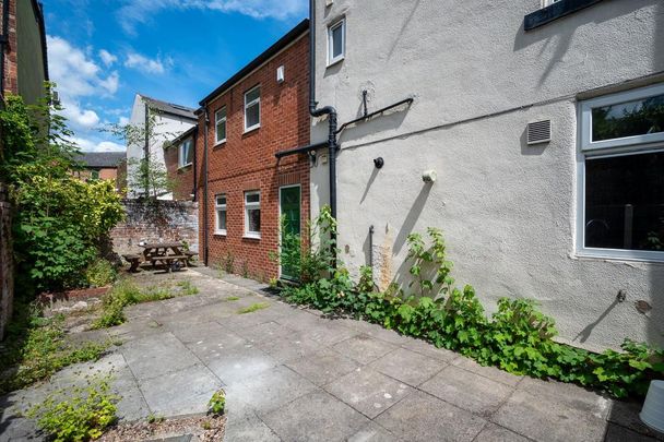 6 bedroom house share to rent - Photo 1