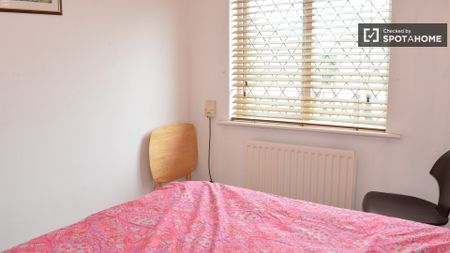 Decorated room in shared apartment in Donaghmede, Dublin - Photo 3