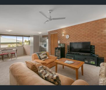 Stylish Renovated Unit in Prime Sherwood Location - Photo 6