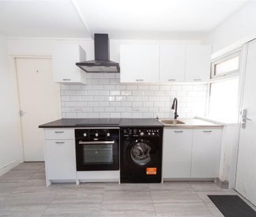 Studio to rent - Photo 6