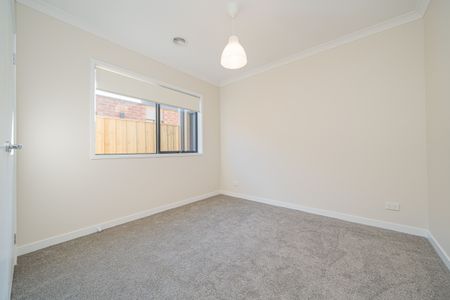 Ready to move in to with nothing to do! Available 28 Nov 2025 - Photo 5