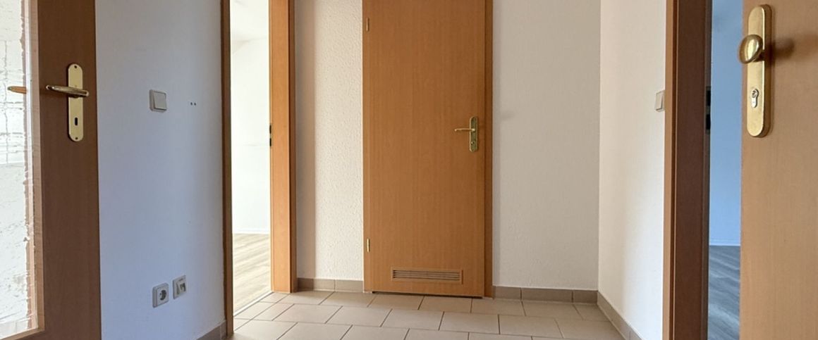 3-Raum • ruhige Lage • Balkon • Maisonette • Wanne • Laminat • schnell sein lohnt sich - Foto 1