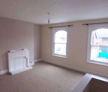 2 bedroom maisonette to rent - Photo 4