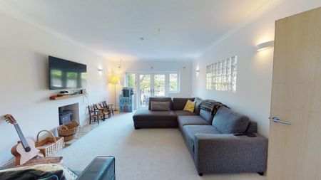 5 bedroom detached house to rent - Photo 4