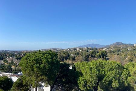 2 Bedroom Apartment For Rent in Benahavís, Málaga - Photo 2