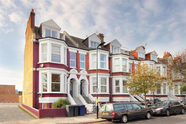 3 bedroom apartment to rent - Photo 1