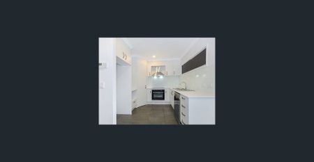 Central, modern Birtinya living - Photo 5