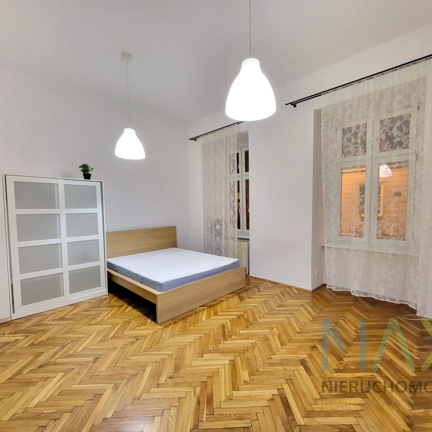 Przestronna Słoneczna kawalerka, blisko Galerii Krakowskiej - Photo 1