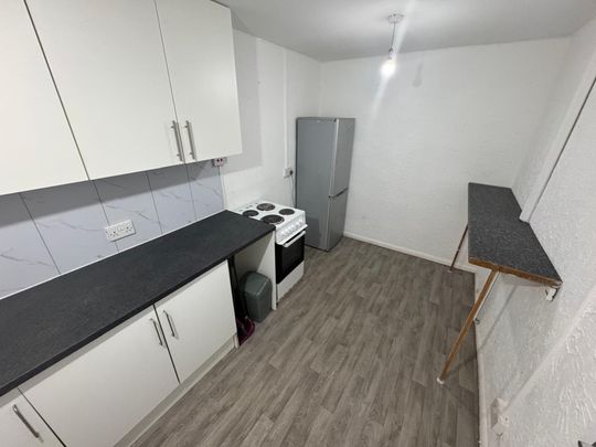 6B Wootton Avenue, Wolverhampton, West Midlands, WV11 3AA - Photo 1