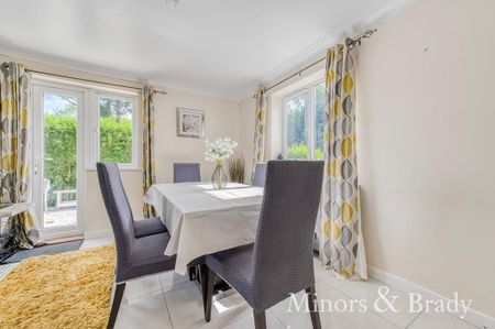 3 bedroom detached house to rent - Photo 3