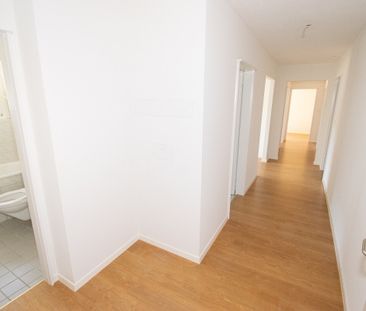 Spacieux appartement de 4.5 pièces au rez-de-chaussée - Foto 2