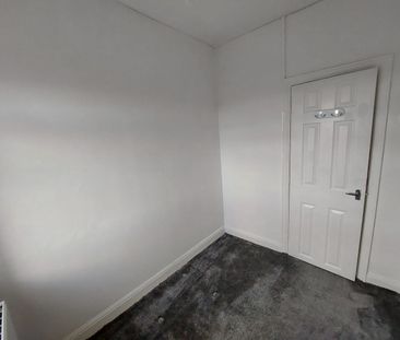 3 Bed Semi-Detached House, Oldroyd Crescent, LS11 - Photo 6