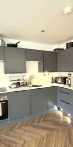 Bright Double Room in Stylish Modern 4-Bed Flat Share – Central Location Double Room 1 - Photo 4