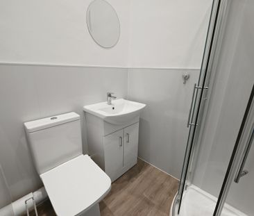 6 Bed Student Accommodation - Photo 2