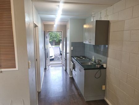 Central panmure - Photo 3