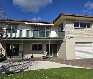 Elevated Refurbished Three Bedroom Home - Judea - Photo 5