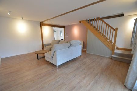 2 bedroom detached house to rent - Photo 5