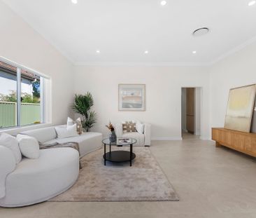 Newly renovated family home the optimum in location, size and finishes - Photo 6