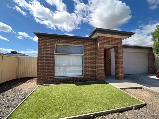 North Shepparton Living - Photo 1