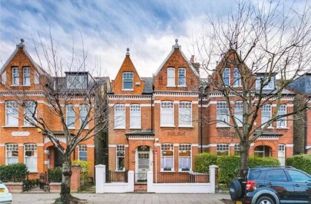 2 Bed Flat, Ritherdon Road, SW17 - Photo 1