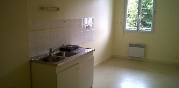 Location Appartement 3 pièces 80m² ANGERS 49000 - Photo 2