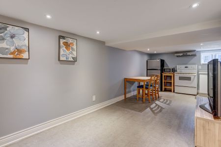For Lease - 7 Edmund Avenue Unit# Lower, Toronto, Ontario - Photo 2