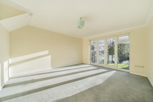 2 bedroom terraced house to rent - Photo 1